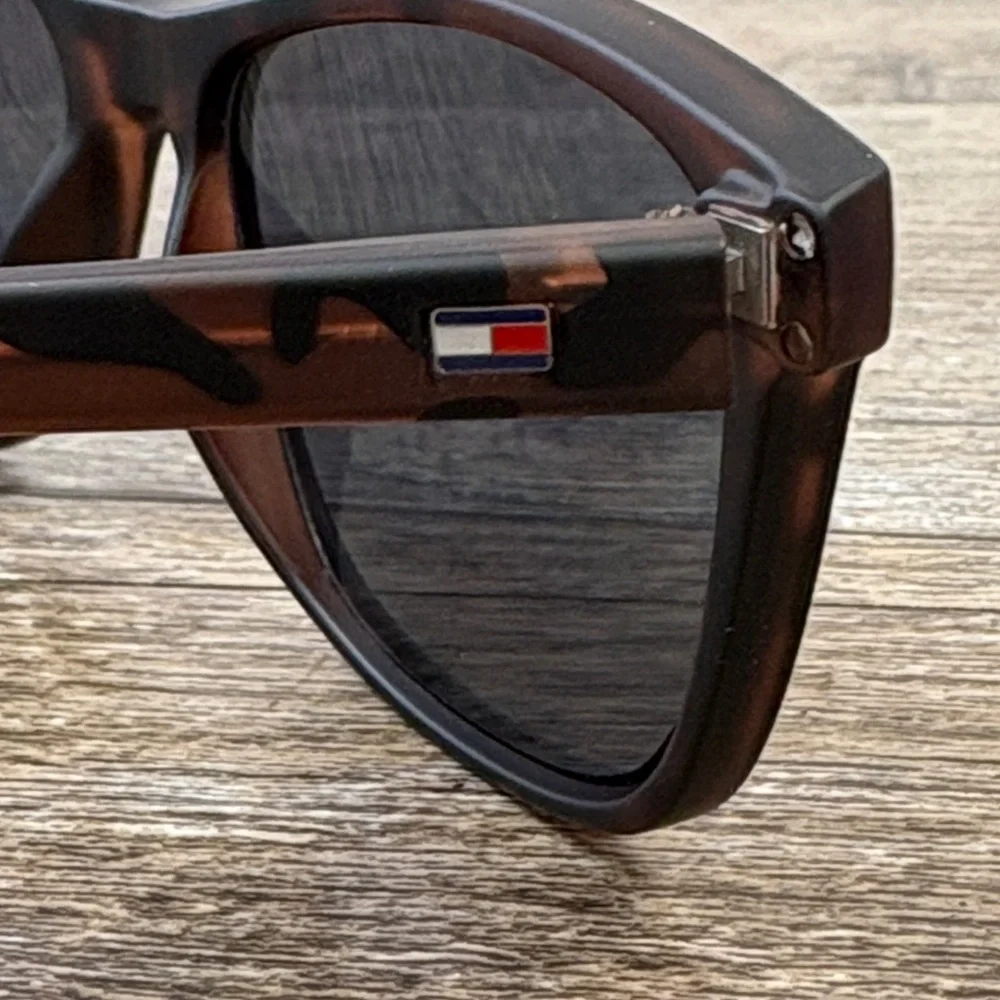 Tommy Hilfiger Tortoiseshell Sunglasses | OM663 | 54□19 141
